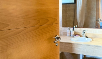 Resa Estates Ibiza Cala Tarida first line 3 bedrooms bathroom .jpg